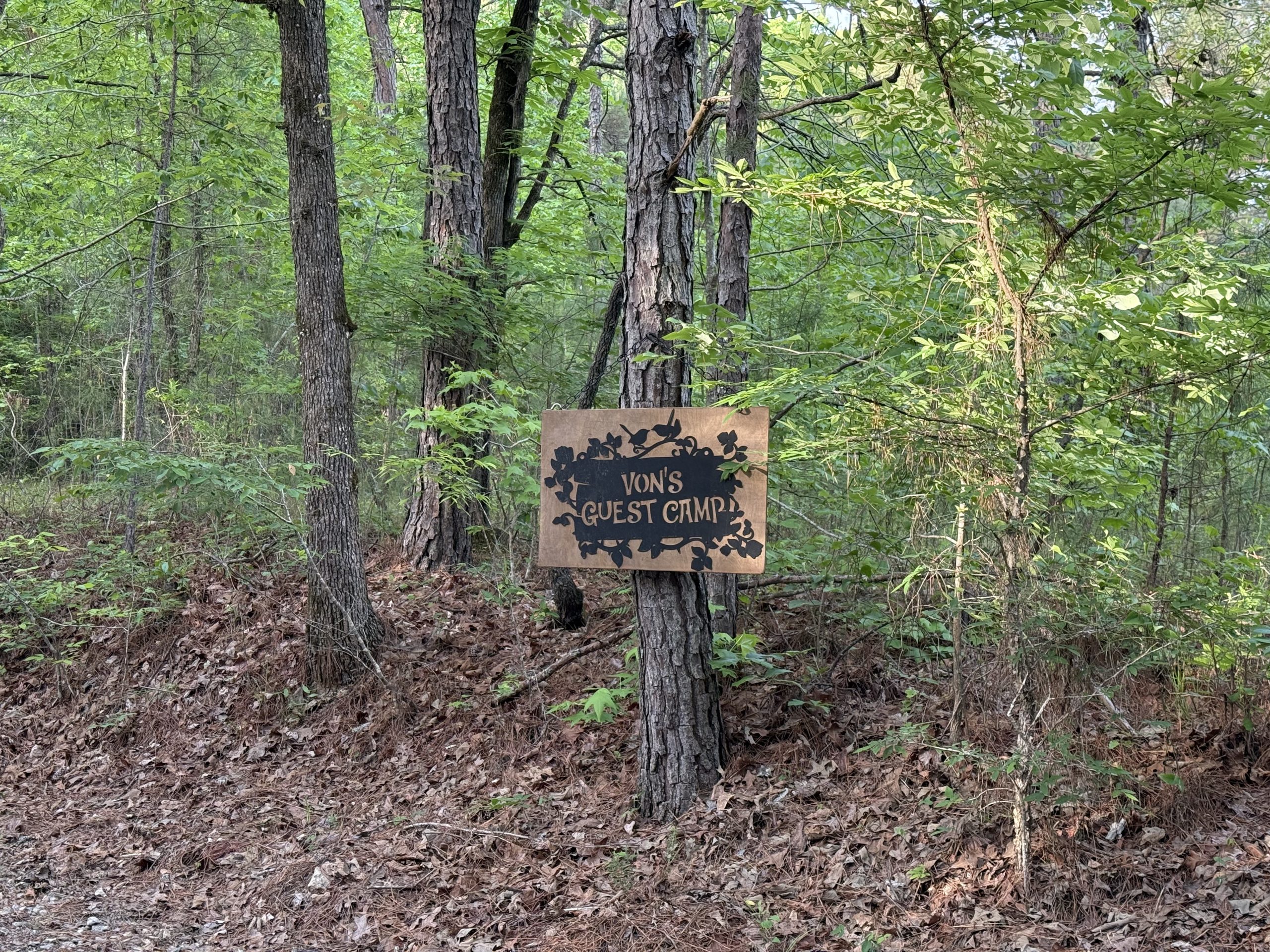 Von's guest camp sign